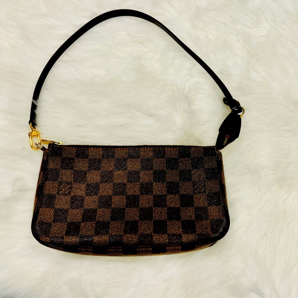 Authentic Louis Vuitton Pochette NM